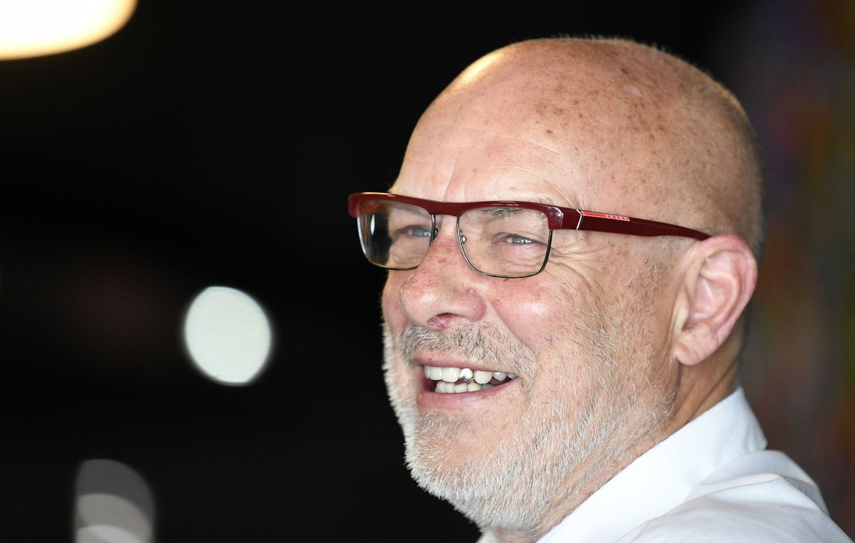 A very happy birthday to the maestro Brian Eno, born on May 15, 1948 