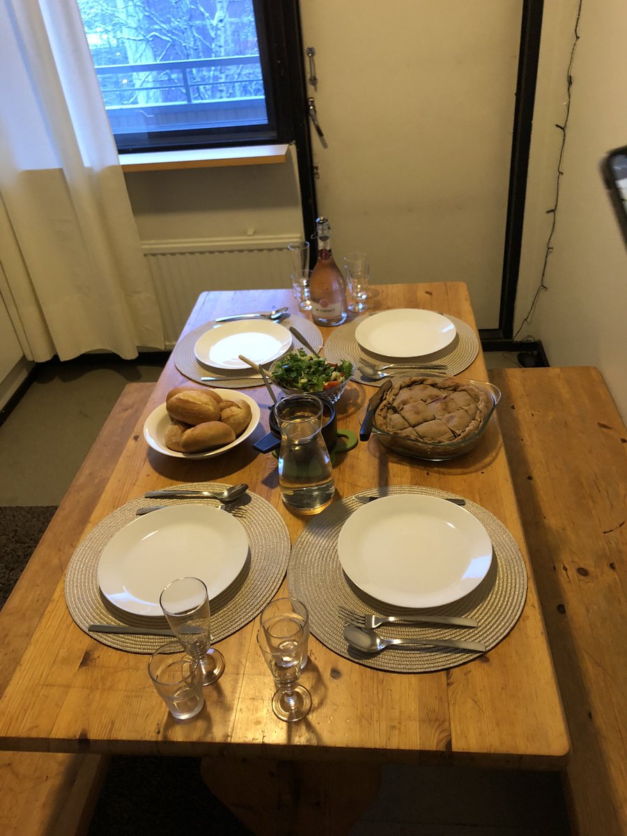 Cozy dinner with girlies <a href="/ZoiStella/">Stella Zoi Maragaki</a> <a href="/CarolGabanelli/">Carol Gabanelli</a> <a href="/erina_disha/">Erina Disha</a> 🌟🥰