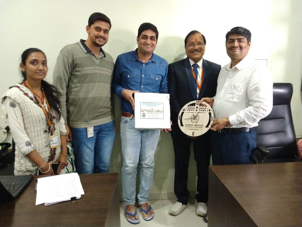 _SigmaScience's tweet photo. Smiling moments of Association of Shri Pravin sir Shri Akash sir &amp; Shri Harsh sir from Galen Pharmaceuticals with Principal &amp; Placement officers of Sigma Group of Schools &amp; Colleges

#sigmainstituteofscience 
#journeyofexcellence 
#drumeshupadhyay
#knowledgeispower https://t.co/6OgWKT5sTa