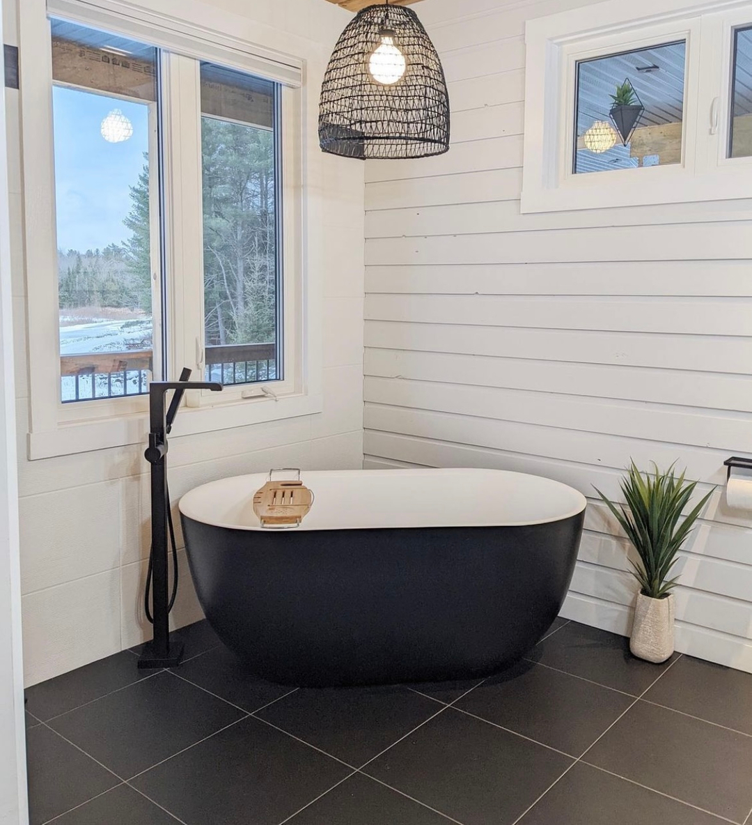 DESIGNER SPOTLIGHT | @md_decor_and_more

The use of our black Prima tile in this cozy cottage bathroom adds a level of sophistication, but also matches perfectly with this soaker tub. Thank you for using our tiles in your design project, @maisonwithavista. #Designers, we love see