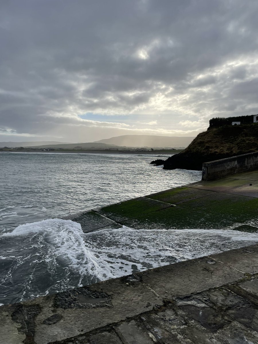 vod73's tweet photo. #100daysofwalking #sligo #aughrispier #aughris https://t.co/NWALfm7b2J
