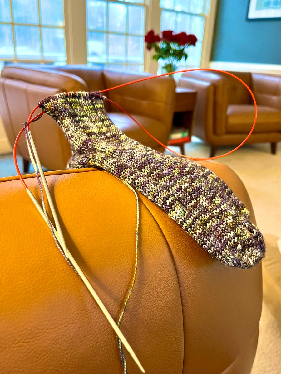 closetkntrguy's tweet image. @ontheround snow day #toeupsocks