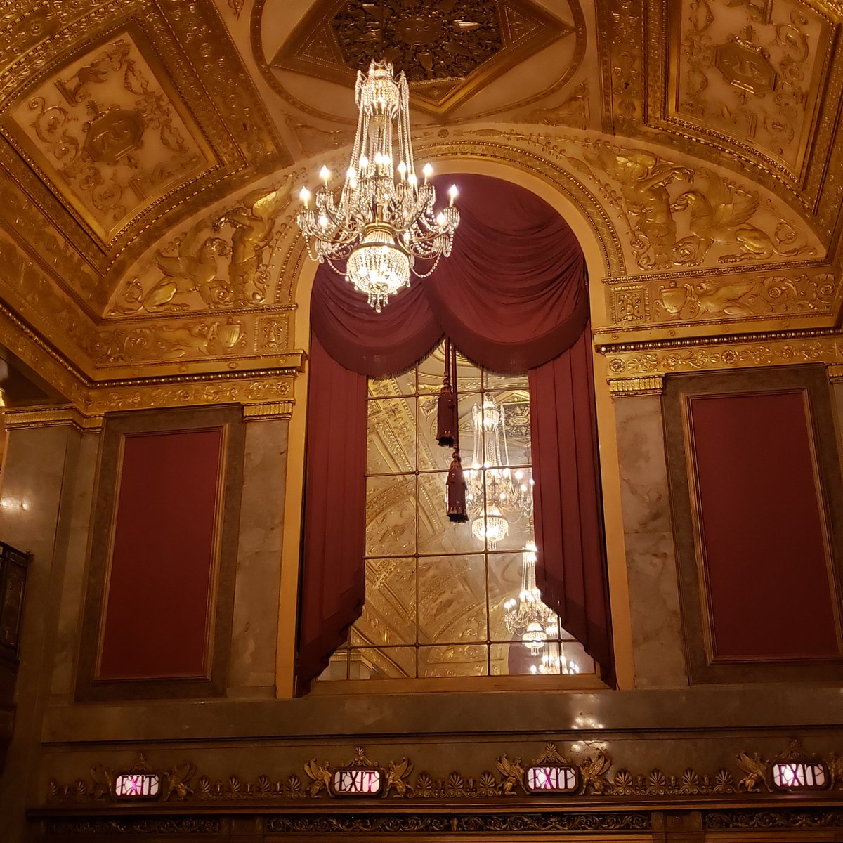 IOnlyTweetEllen's tweet photo. Amazing time last night @WarnerTheater #HelloAgain @TigNotaro Front row seats I could see the cuts in the floorboards from almost 100 years of use I could see Tig's adorable purple boots &amp; we got to talk about @billieeilish I have not laughed that hard in public for years ThankU https://t.co/iHBJXbdkhf