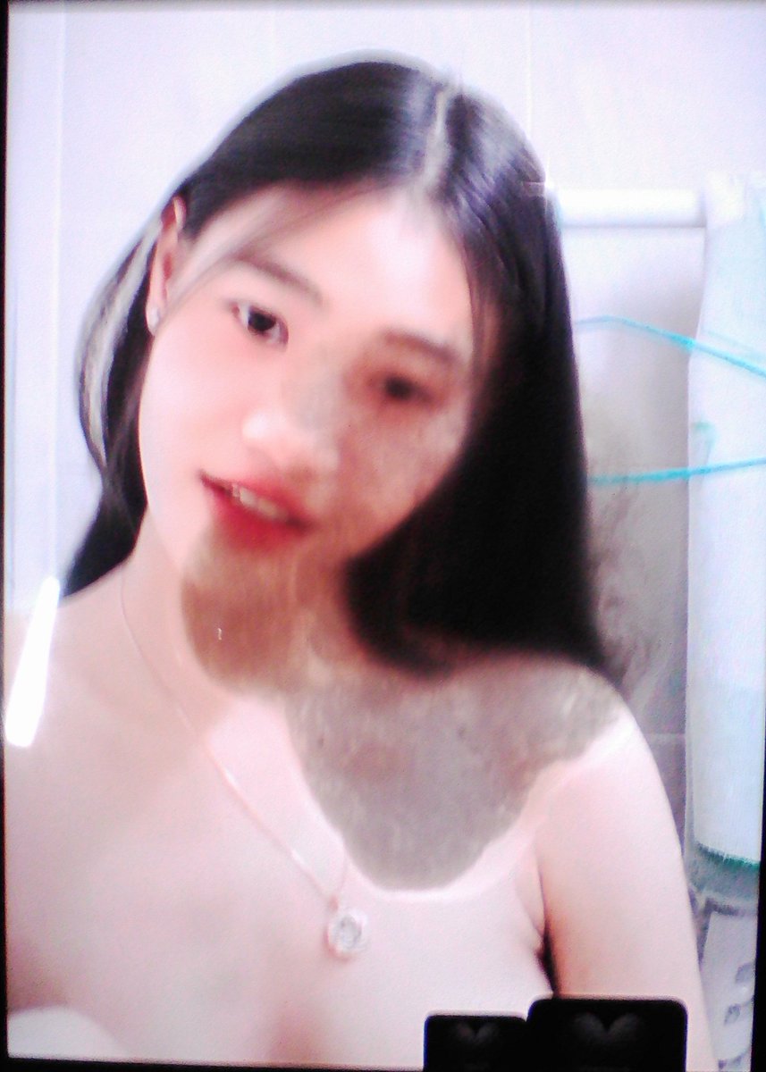 LOLP9980's tweet photo. แก้ผ้าถ่ายคลิปโครตสุด เสียดายเอาอีโมจิปิดไว้ไม่งั้นเห็นนมแน่นอน น่าเย็ดขนาดนี้ขอแตกใส่สักทีนะ #แตกใส่รูป #แตกใส่ภาพ https://t.co/gJvllQfeNE