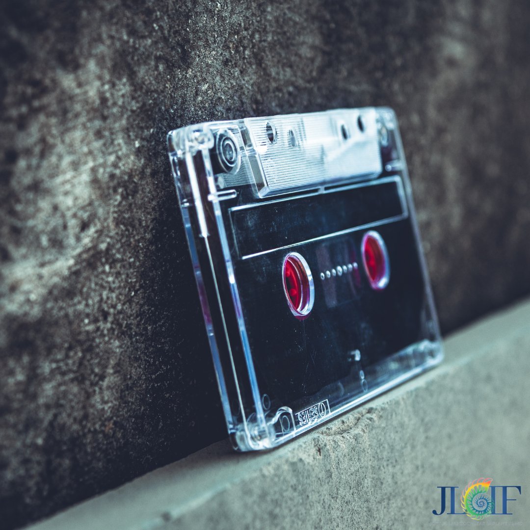 JoyfulFund's tweet photo. What are your favorite sounds? Is it rain falling on the ground, the music from the 80s or the sound of the typewriter keys tapping? https://t.co/NjlD2bKRAH