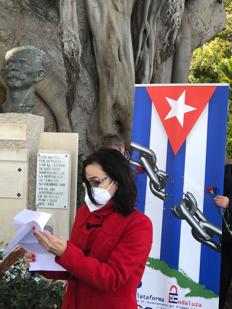 📷 Hoy en #Cádiz rendimos tributo al padre de la patria cubana, #JoséMartí, por su 169 natalicio, y reafirmamos nuestro compromiso con el pueblo cubano y su Revolución 🇨🇺. #CubaVive #MartíVive #MartiEntreNosotros