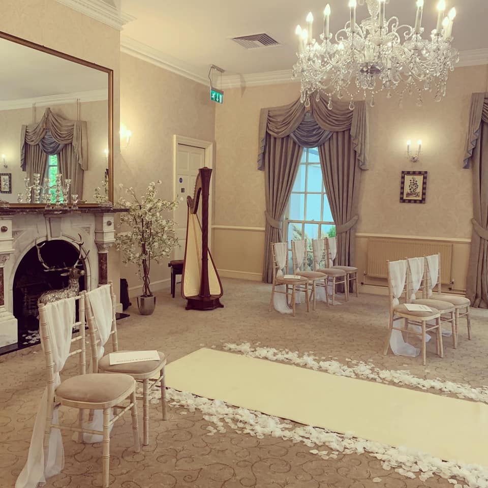 CWM_YSWW's tweet photo. #VenueOfTheDay: @decourceysmanor is a Georgian property offering the perfect combination of style, service and exclusivity. This family-owned venue is located just outside Cardiff and is surrounded by beautiful countryside. https://t.co/RpOJ7oFaEB https://t.co/BuVCPDuJZi