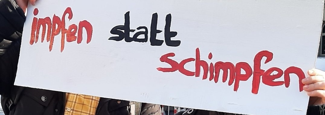 La_Hirt's tweet photo. erlebnisbericht aus #Bern2901
wir haben es gewagt und uns zu dritt mit plakat den massnahmen-gegnern entgegen gestellt. intetessant, wie die vom plakat getriggert wurden. ging schnell, bis die ersten auf uns zukamen. teils aggressiv.
#nobern #bern2901 #be2901
1/3 https://t.co/sbKFPUyIpo