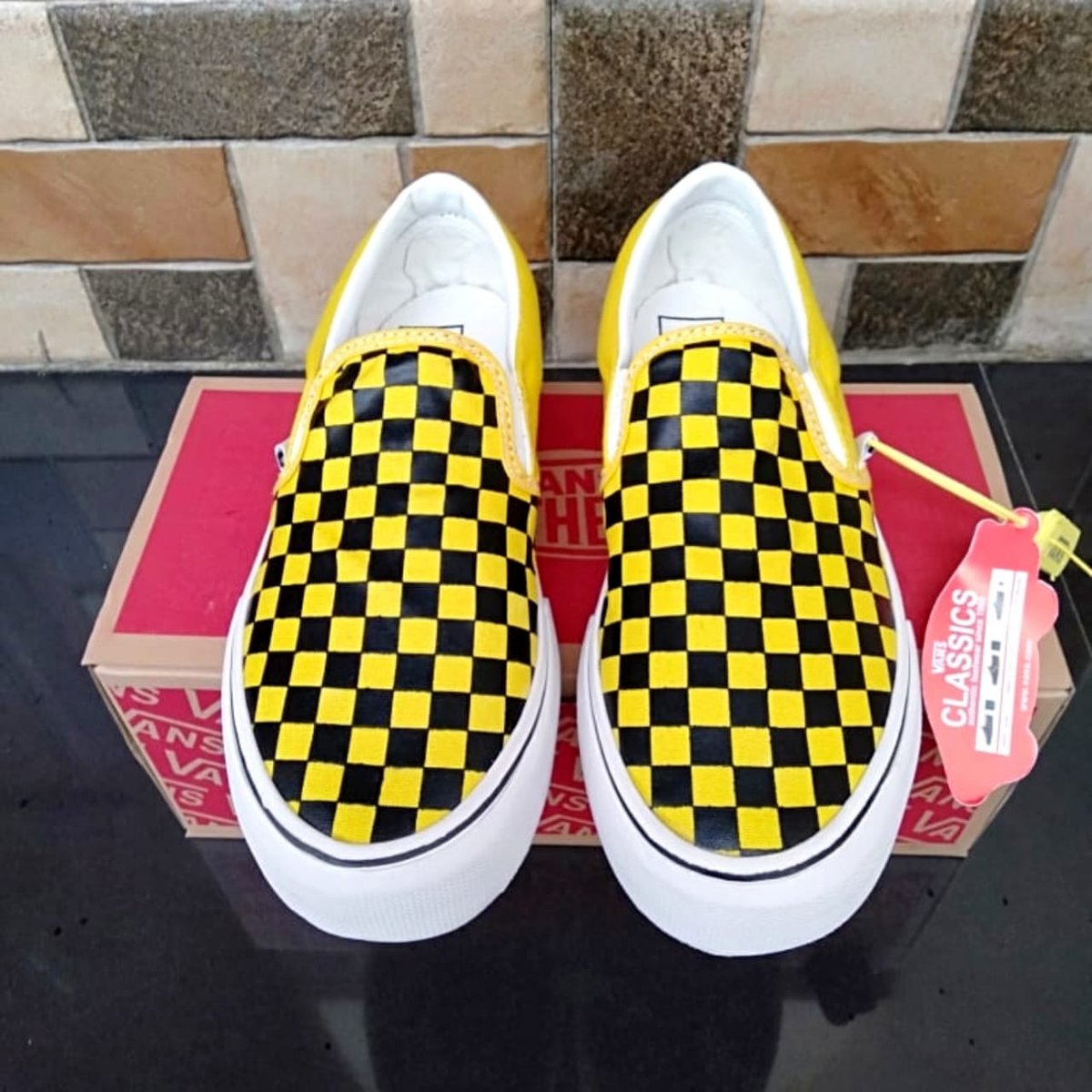 EdysaOlshop's tweet photo. vans quality premium size 37 sd 41 hrg 220

@AnnisaPohan @edysmerdeka @SisiwittFrida @EnggalPMT @rahmatsn @CIMENK47364335 @AlyRahmatiyah @PresidenKopi @syafniir @jumhurbl @AlyRahmatiyah @berlianidris @isari68 @Nicho_Silalahi @sidomie @berlianidris
@dgLewa2011 @achiel_law https://t.co/kCuJLnSX8Q