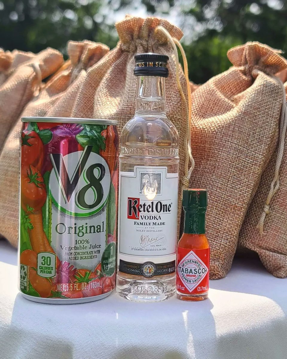 thehhnetwork's tweet photo. You never know what experience will be available at the #hhngolf outing. Thanks to @KetelOne we enjoyed the crisp flavors of a Bloody Mary with these on the go kits. 

Add in the golf towel and sleeve of golf balls, it made for a most enjoyable hole to visit
#bloodymary  #golf https://t.co/kXad1BGMwE
