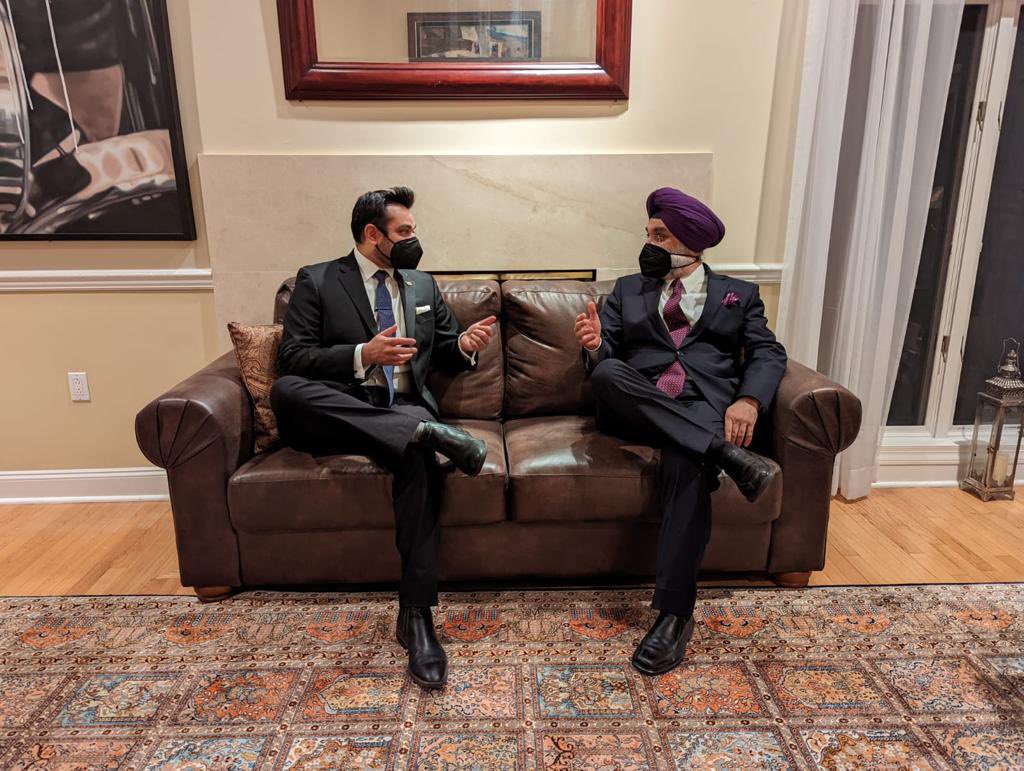 Congratulated the new Mayor of #Edison #NewJersey <a href="/SamipJoshi/">Sam Joshi</a>!

Delightful chat on #Gujarat and the young Mayor’s Indian roots. Also discussed some new ideas on how to deepen Edison’s already strong connect with 🇮🇳 Wishing Mayor Joshi the best for his tenure