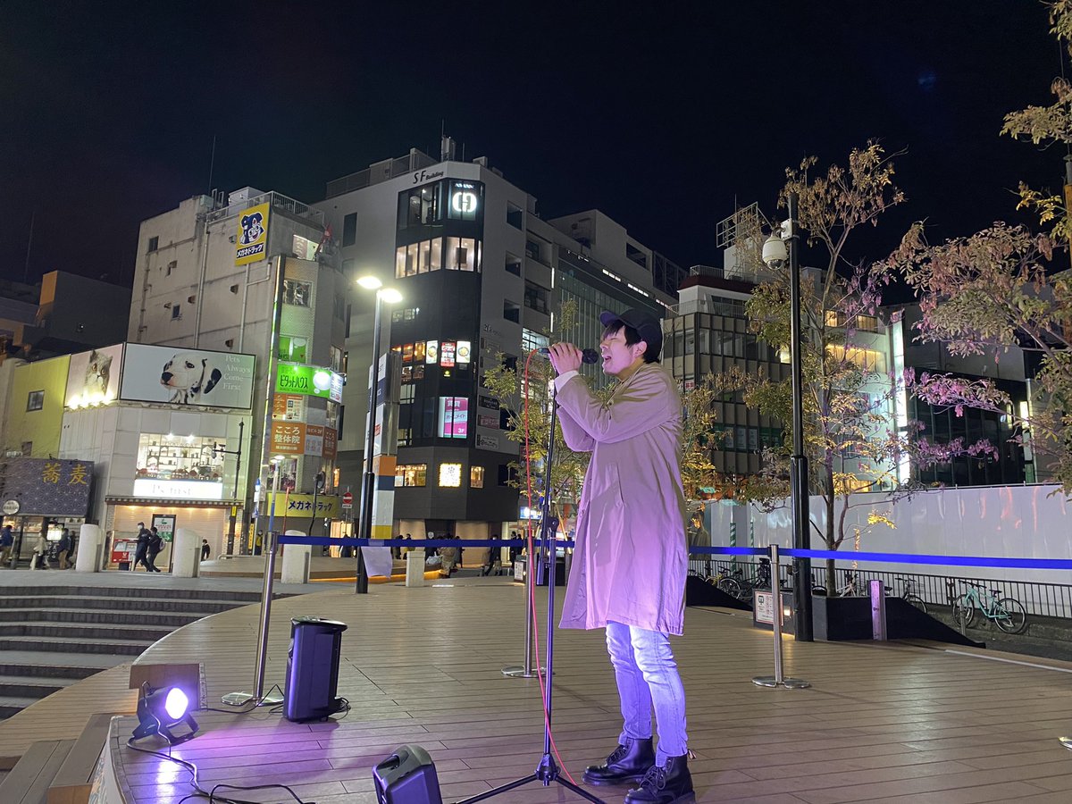 music_yokohama's tweet photo. 1/29（土）のYokohama City Music❗️ロックな歌を響かせてくれたKiHiROさん😊熱い歌に会場も盛り上がっていました♫#ストリート #ライブ #fmyokohama #ロック #KiHiRO https://t.co/DzSp6Pidso