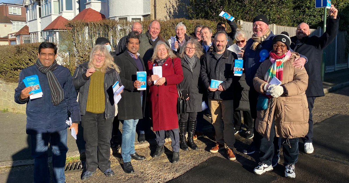 iamaamirharoon's tweet photo. Sunlit☀️ Saturday morning, #SuttonConservatives out listening to residents in #Sutton. It was great to have our MPs Paul Scully and Elliot Colburn as well as #London Assembly members Susan Hall and Neil Garratt with us for an excellent campaign session. https://t.co/5CbLaVBXYT