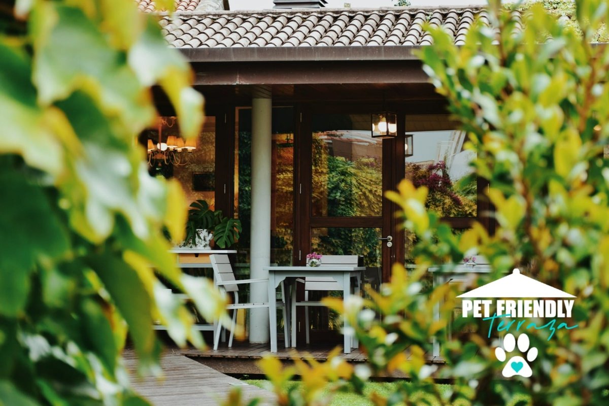 🐾🐾🐾🐾🐾 Pet friendly en la terraza de
@quintasanamaro Aprovecha este fin de semana de ☀ ☀ para desayunar o comer en la terraza con tu peludo. Son bienvenidos. #buenavidaatlantica #meaño #riasbajas #riasbaixas #albariño #rusticae 

We Love Galicia ® 💙... y tú?