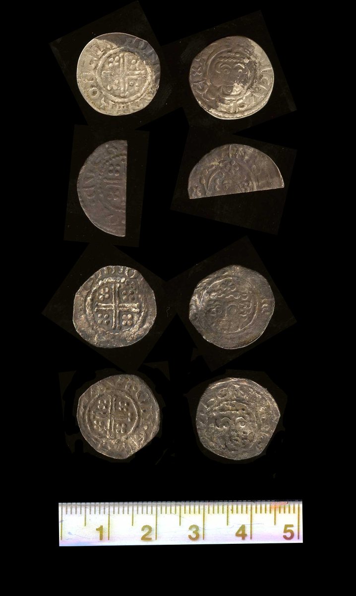 KendalMuseum's tweet photo. We may not have any notes to put in red envelops to wish all the best for the New Year to come🧧🐅, we have some coins!🪙 #ChineseNewYear #redenvelop #coins #shortcrosspennies #halfpennies #objectoftheweek #wishingallthebest #YearOfTheTiger 🐯
https://t.co/36Buq2aslH https://t.co/3m7D9NrXzD