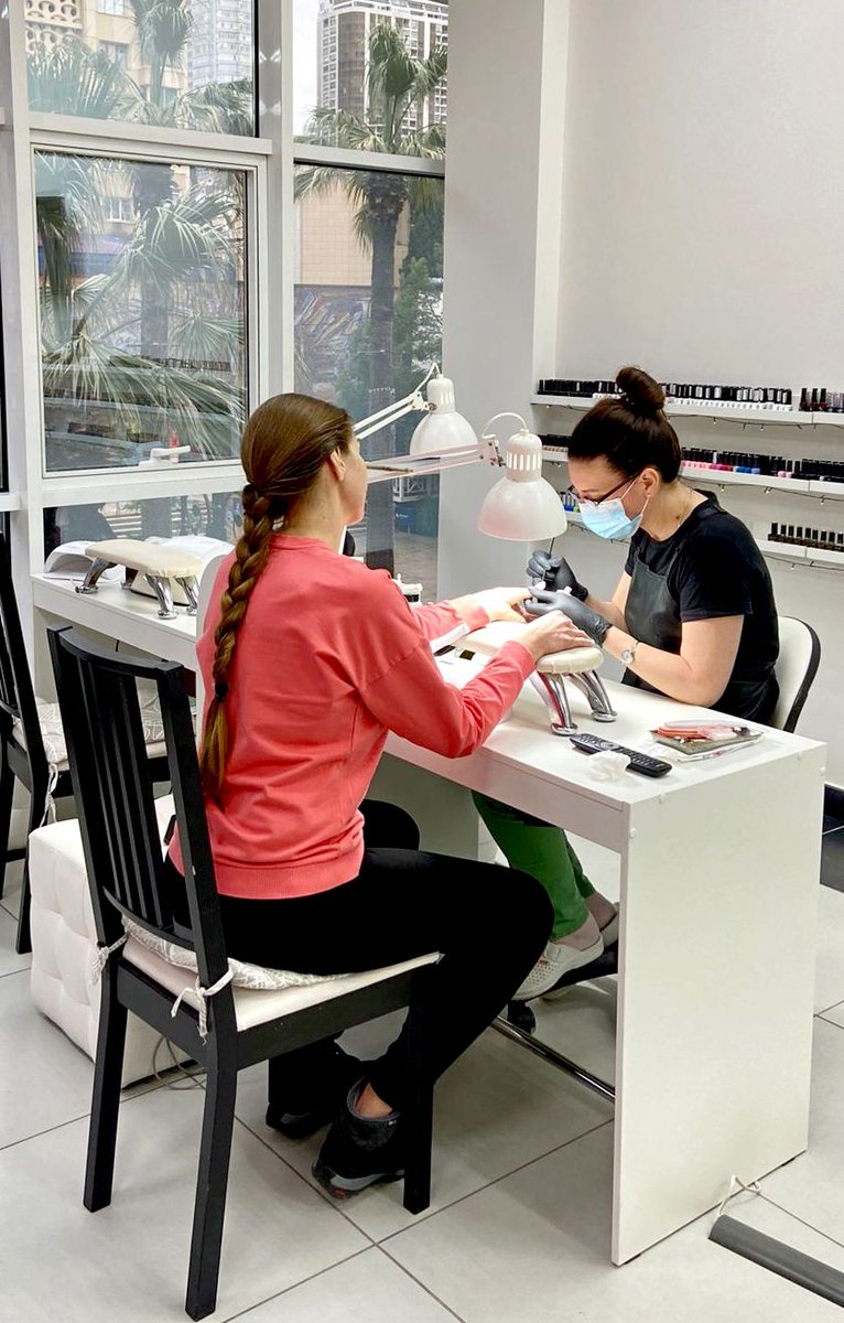 NadinNails's tweet photo. Плюсы нашей beauty studio❤ 

✨Мы находимся в самом центре 
✨Кр��сивый вид из окна 
✨Уютная атмосфера 
✨Много выбора различных цветов 
✨Полный релакс фильмы, кофе, чай 
✨Различные скидки, акции 

Что нравится именно тебе? https://t.co/9lPIvxJyFA