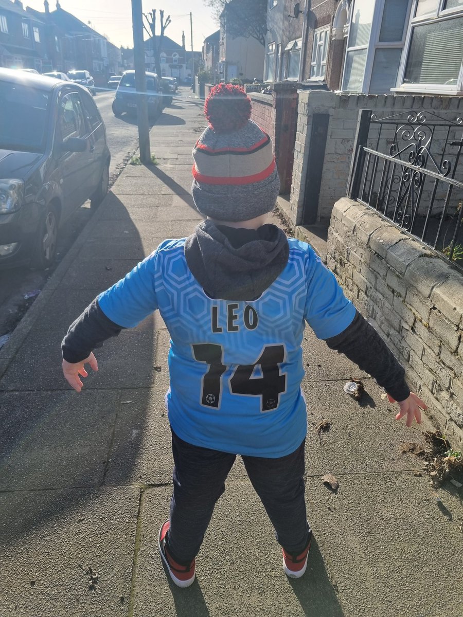 ralphinthedaf's tweet photo. Taking him to his first game, he hasn't stopped talking about it since yesterday #GTFC #firstgame https://t.co/8GFwHiZqPW