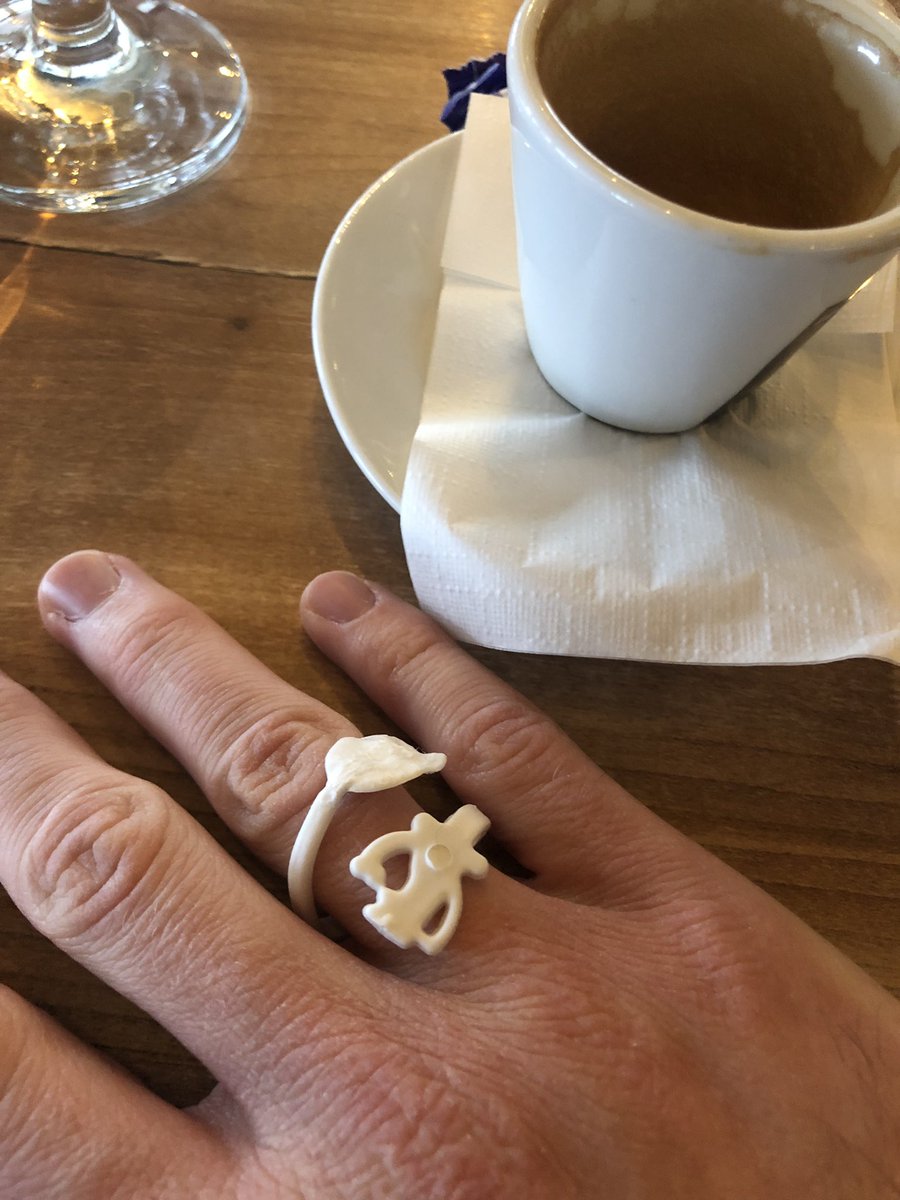 Макијато е вогељ и бабушки прстен. 👌🏻