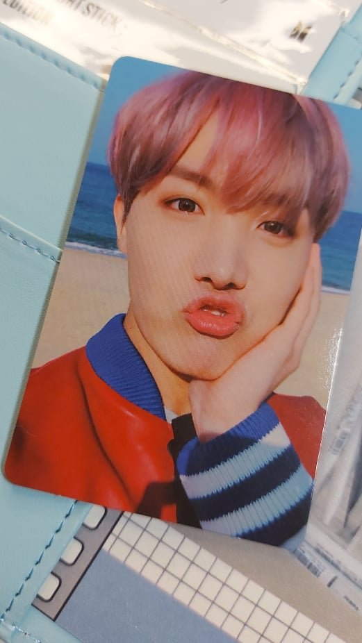 Kpoppinnph's tweet photo. helping a friend~

wts/lfb ph
bts ynwa pc 

good condition
with freebie
on hand
mop: gcash
mod: ggx
dop: payo (can do 3 days reservation)

420 (per pc) 800 if set https://t.co/EdsTbxcgJG