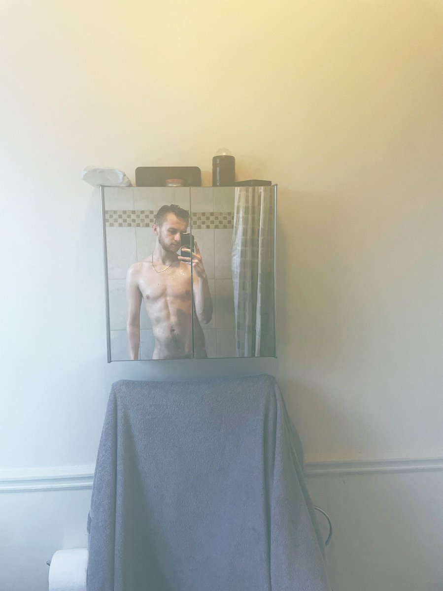 jamescarroll98's tweet photo. hot and steamy♨️ https://t.co/OTyJBUbwPQ