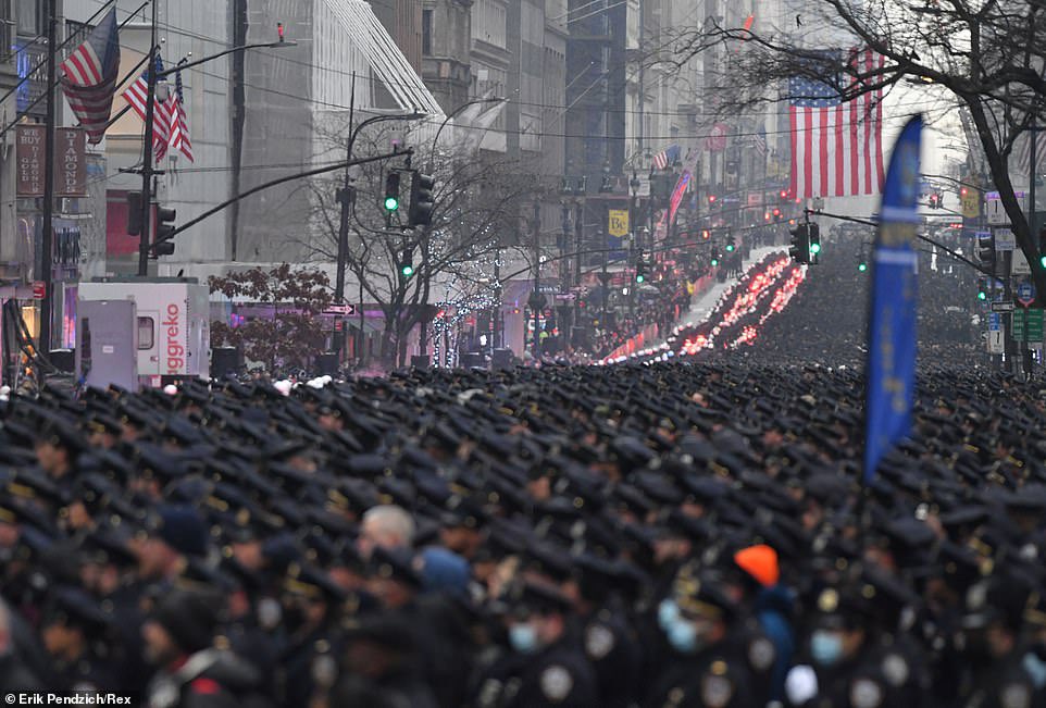 UKJoe1965's tweet photo. This is a direct result of #ChinaJoe total surrender to the radical left wing crackpots that have seized the Democratic Party. #SleepyJoe is the worst #POTUS ever & must be impeached on his disastrous border policies & #DefundThePolice appeasement.
#RIPJasonRivera #BackTheBlue https://t.co/ZZuQRvH7JY