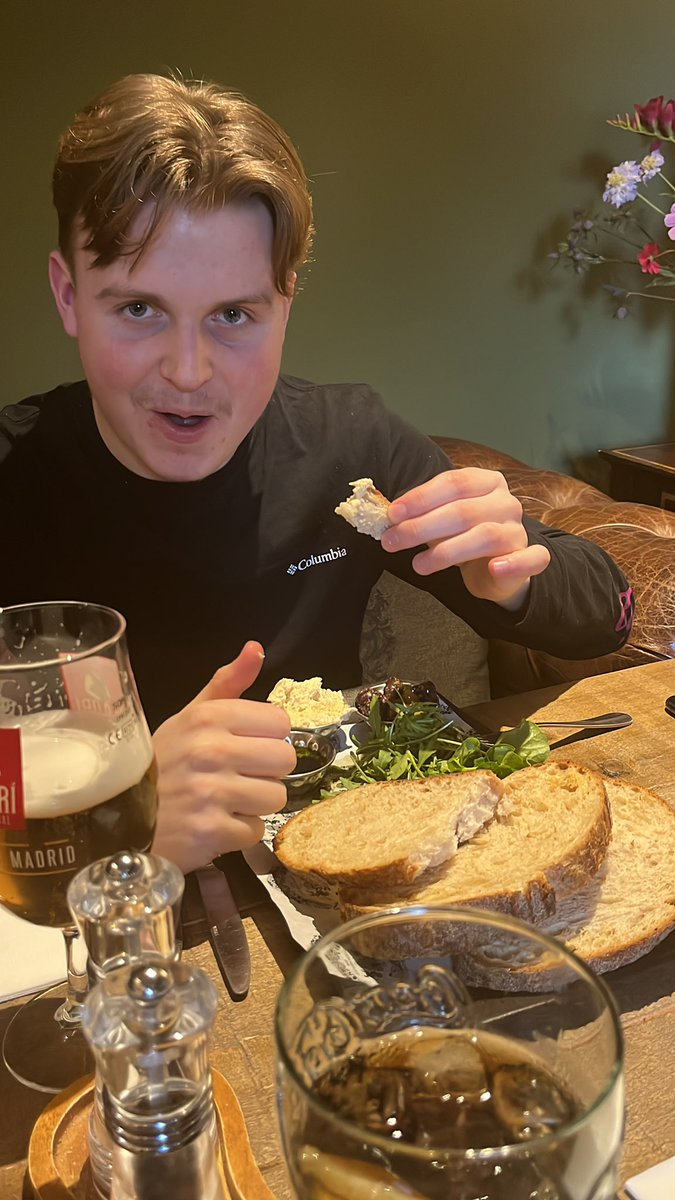 sscunited's tweet photo. Refuelling at the Northumberland arms after a long expedition, nothing but disappointment as @BenProudd pays £5.95 for 3 slices of bread which took 45 minutes to get here. 1/10 for service. https://t.co/D3ECQsUJyc