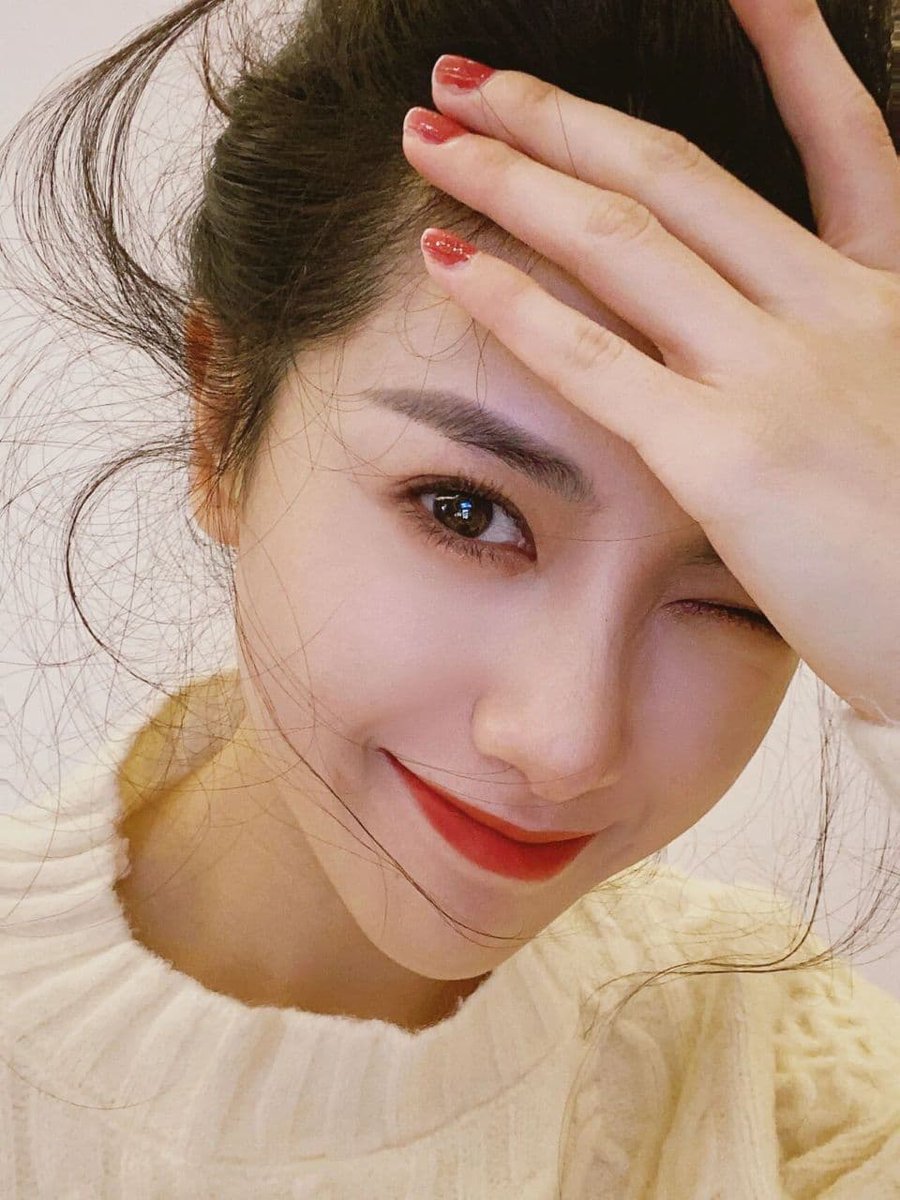 syuishcll's tweet photo. Learn to be simple in life, be conscientious in doing things, and tangle in complex thoughts, so that people can sit and watch the errors of fate in front of the limited light of human nature! https://t.co/D5SJGpb0Qq