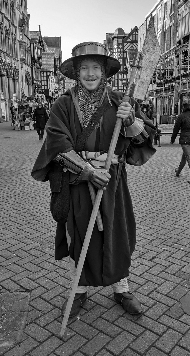 foss_or's tweet photo. Great to see some medieval goings on around Chester today with @ChesterMedieval @shitchester #MedievalMeetAndGreet https://t.co/Xn28EGp0Qw