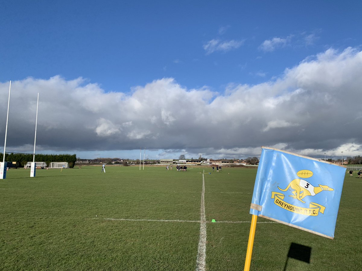 We’ve arrived at the City Sports Club, home of <a href="/GreyhoundRFC/">Greyhound RFC</a> who are hosts today against <a href="/REDDITCHRFC/">REDDITCH RFC</a>.
It’s a tad windy today, but hopefully the rain keeps away and doesn’t dampen this Midland 5 West Affair🏉