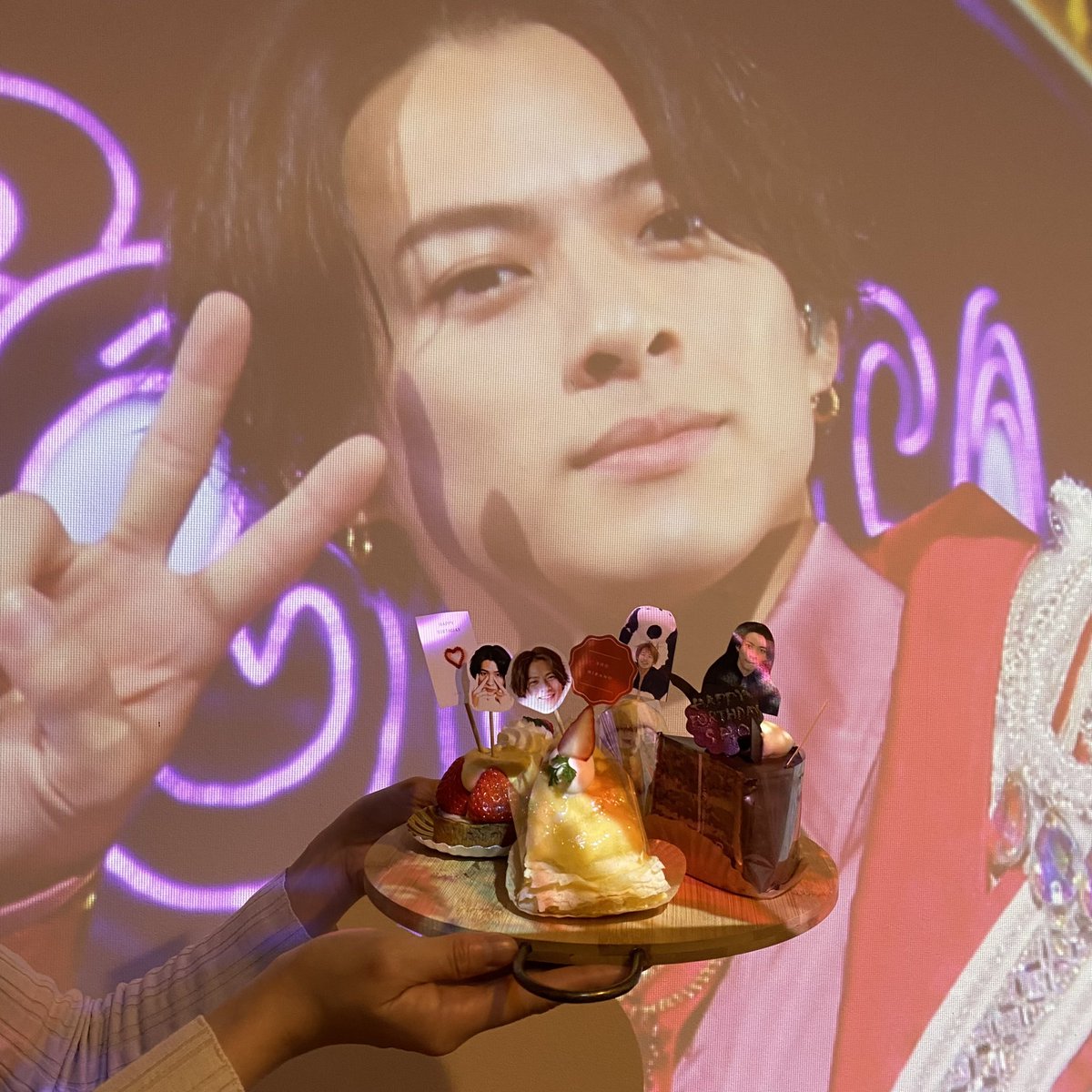 st1014xxx's tweet photo. 2022の初ツイートは推しの誕生日お祝いしたよ報告！！(いらん)インスタ怖いからこっそりここに記す🦍❤️‍🔥 https://t.co/PjLu16WZzj