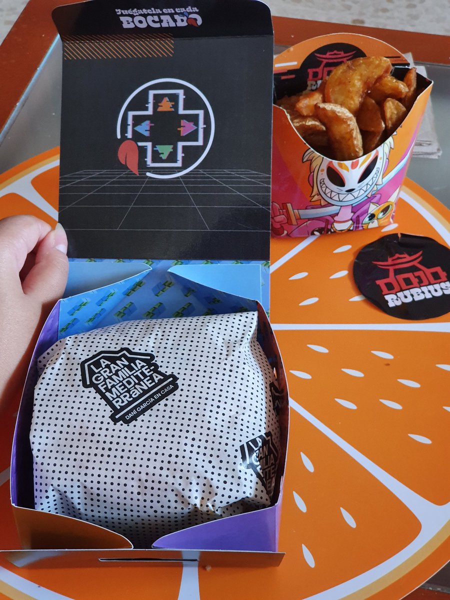 cocolidana's tweet photo. 10/10 🤤
@Rubiu5 #DojoRubius #TonkatsuBurger #MadKimchiBurger #RubiusFries https://t.co/fB6Q8fpfAL