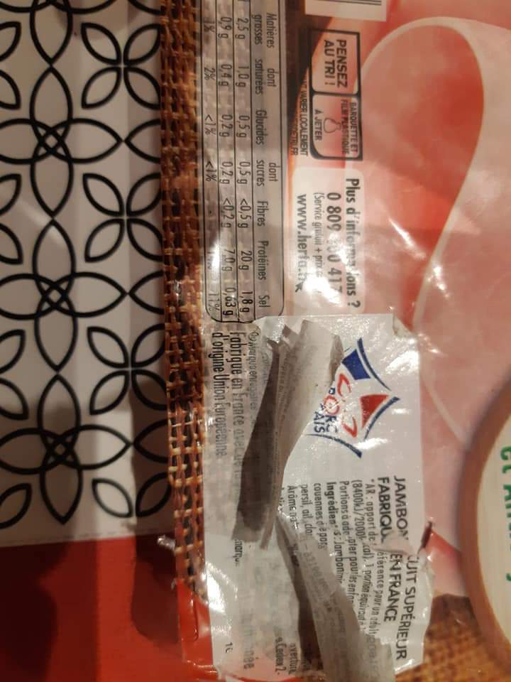 Donc chez Super U ils collent des étiquettes #leporcfrancais sur du jambon"origine UE" bravo 👎 <a href="/J_Denormandie/">Julien Denormandie</a> #EGalim2 #CeuxQuiFontLaViande <a href="/EleveursPorcins/">FNP</a>