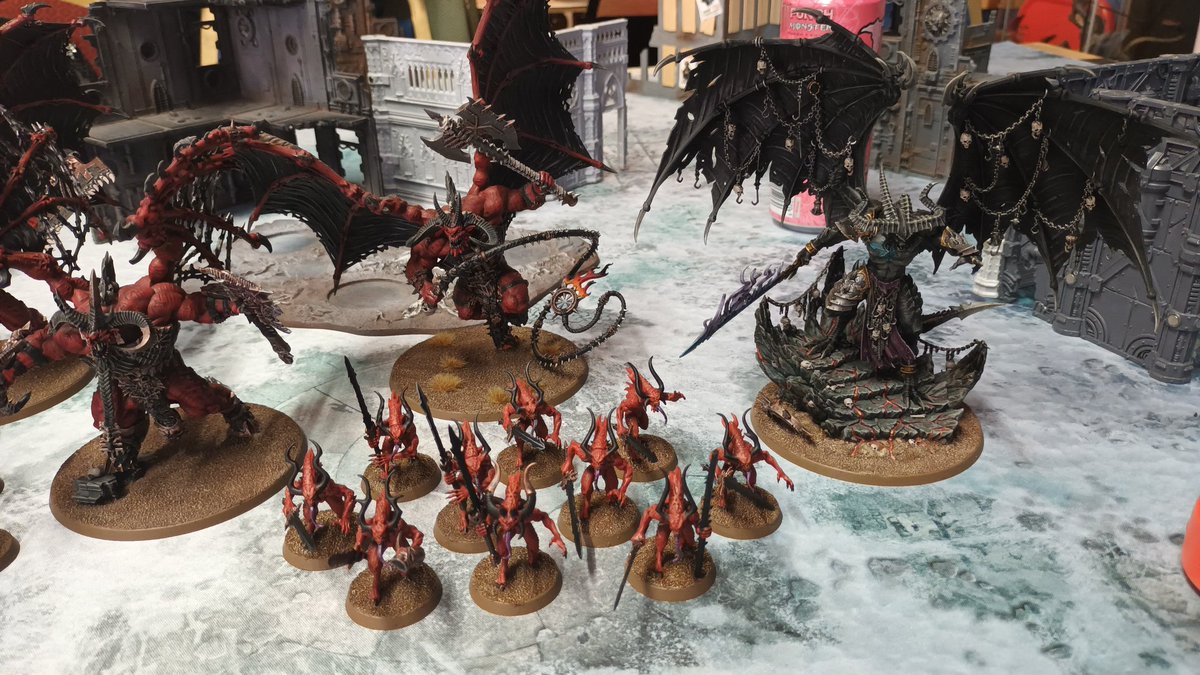 RotateThatFish's tweet photo. So this is the army all together just before the 3rd round. Somehow I've managed to go 2-0 so far #Warhammer40k #warhammercommunity #Warmongers #BFTBG https://t.co/tghURNnywC