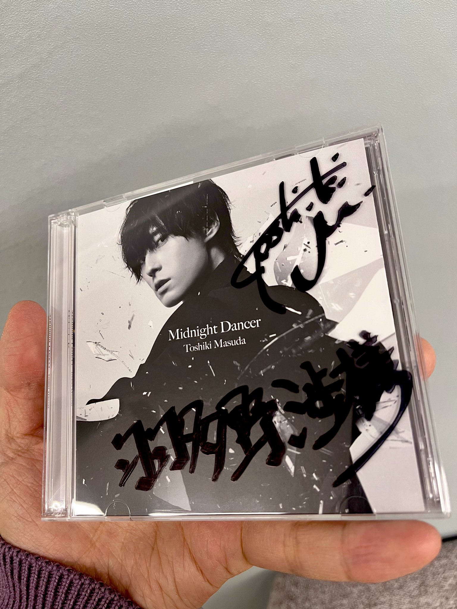 羽多野渉 公式 だーますありがとう 今回の曲もめっちゃかっこいいね ジャケも曲もおしゃれです 1stシングル Midnight Dancer 発売中 T Co Myyfvgmdck Twitter