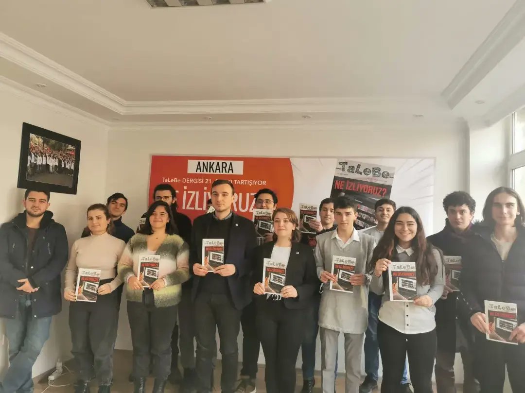 Bugün liselilerin dergisi olan TaLeBe dergisinin "Ne İzliyoruz" kapağıyla çıkan 21. sayısının tartışmasını, TLB Genel Sekreteri Ata Pelvanoğlu'nun katılımıyla gerçekleştirdik.

Sistemin kölesi olmayacağız!
Atatürk gibi teşkilatlı, Atatürk gibi teşkilatçıyz! 🇹🇷

<a href="/liselibirligi/">Türkiye Liseliler Birliği - TLB</a>
