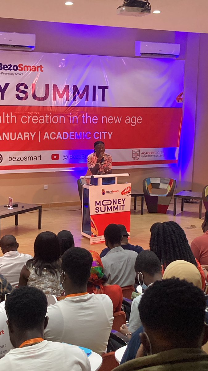 And this is who we’ve been waiting foorrr!!! It’s @stonebwoy !!!! Telling us about the importance of capital in wealth creation.

“Real money (value) is what you can sell to make money”

#themoneysummit #wealthcreation #bezomoney #bezosmart