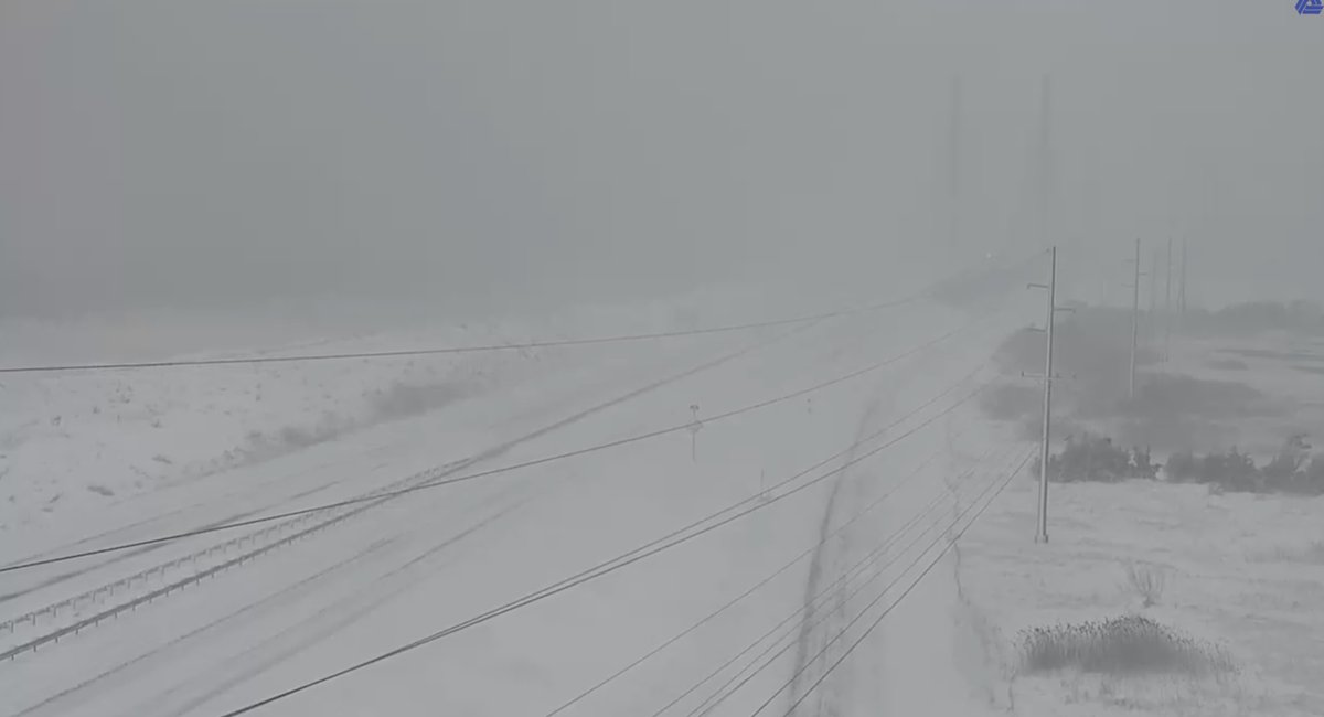 DelawareDOT's tweet photo. You can view road conditions via real-time traffic cameras on the DelDOT app or at https://t.co/neZM0ICd4m.
Stay safe and stay informed!
ℹ️ https://t.co/DLhvPbtaem
ℹ️ https://t.co/fZFZRYtYFD
#NetDE #StormDE https://t.co/aNHJyE6Hkg
