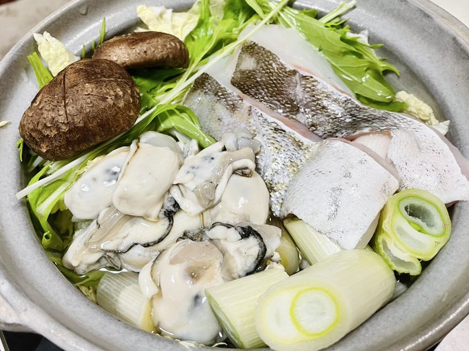 牡蠣とたらの水炊きうめえ… 