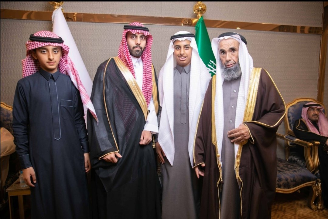 mohd21000's tweet photo. الحمدلله والشكر لله 
 احتفلنا البارحة بزواج الأبن (الملازم أول) عبدالعزيز على كريمة الشيخ عبدالله بن ابراهيم الربيعان بحضور عدد من الأقارب والأصدقاء. 
نبارك للعروسين، واسأل الله أن يبارك لهما ويجمع بينهما على خير ويرزقهما الذرية الصالحة. https://t.co/coOBA51tIw