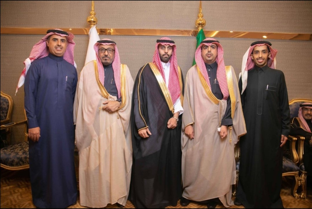 mohd21000's tweet photo. الحمدلله والشكر لله 
 احتفلنا البارحة بزواج الأبن (الملازم أول) عبدالعزيز على كريمة الشيخ عبدالله بن ابراهيم الربيعان بحضور عدد من الأقارب والأصدقاء. 
نبارك للعروسين، واسأل الله أن يبارك لهما ويجمع بينهما على خير ويرزقهما الذرية الصالحة. https://t.co/coOBA51tIw