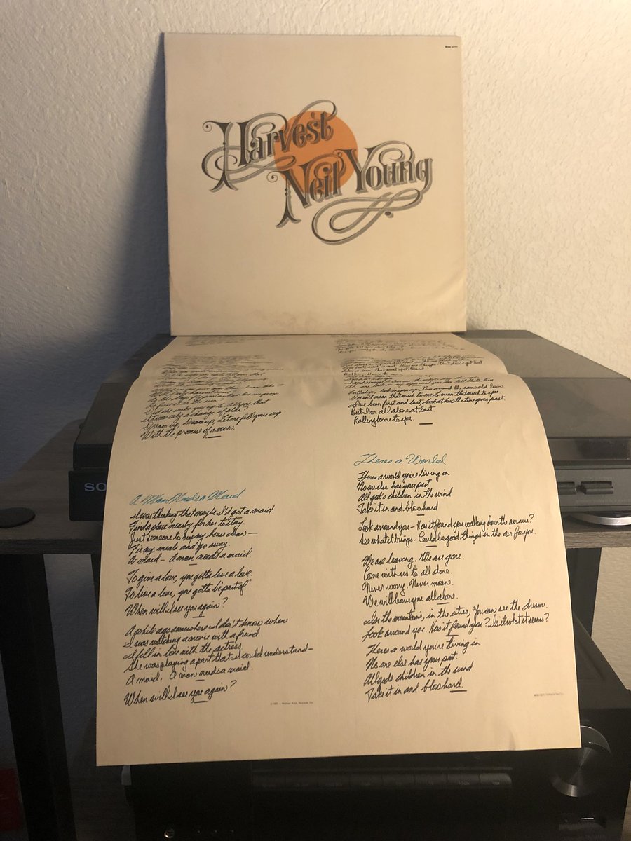 TNOsFan's tweet photo. Vinyl Musings:
Little Saturday morning Neil Young - “Harvest” (Recorded 1971; Released 1972).  Love a bit of Neil.  Removed Spotify app (wasn’t a subscriber).  Title track is one of my Young faves.  Great album end-to-end!
#NeilYoungIsRight 
#StrayGators 
#VinylMusings https://t.co/SAVkwbjfTQ