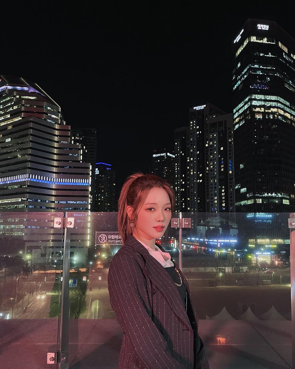 jisunest's tweet photo. Night view always its beauty in city light. How the neon color radiates everything around it is just specially magnificent. They're pleasing in shining the view, don't you think? https://t.co/OPP93WiqzR