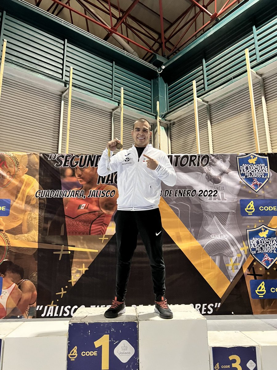 Hoy soy campeón nacional 🎖🇲🇽

Caer, levantarse, caer, levantarse…
De eso se trata esta vida sigamos esforzándonos y disfrutando el proceso hacia el sueño y aún si no lo logramos nos encontraremos cosas muy valiosas  en el camino 🙌🏻🌎