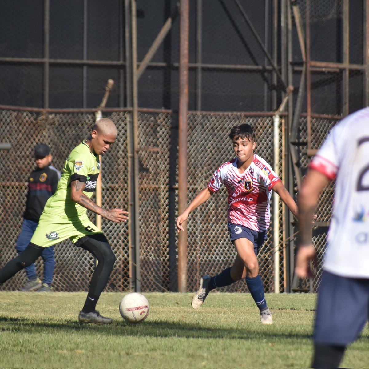 Monagas_SC's tweet photo. #Amistoso ⚽ | Culmina nuestro segundo amistoso en Valencia.

⚽ José Ferrer - 9'
⚽ Edgar Carrión - 59'

#Parcell 2-2 #MonagasSC 

#PretemporadaAzulgrana 🔵🔴 https://t.co/3XcQ9ryFFI