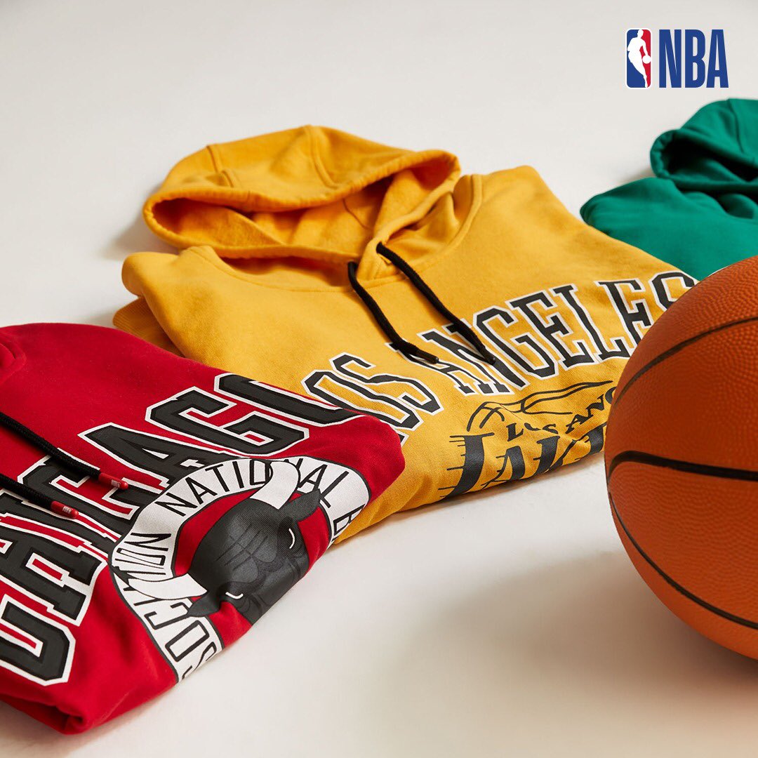 NBA ruhu #DeFactoFit’te yaşanır! 🏀⛹🏻 Birbirinden havalı NBA lisanslı sweatshirt seçenekleri spor tarzına konfor ve şıklık katacak! 💪🏻😎 #Lisanslı #Sweatshirt #NBA 

Sweatshirt:🔎W6379
Sweatshirt: 🔎W6380
Sweatshirt:🔎W6382
