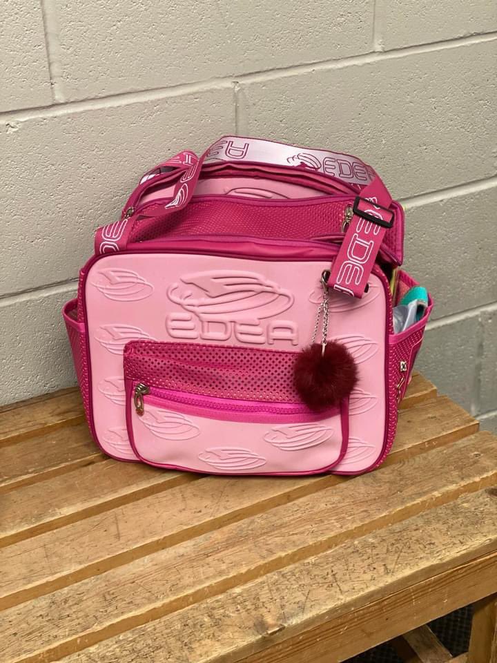 MollyRobotham's tweet photo. Thank you @AlsSkateShop for my new @edeaskates bag! Love it 💗💗 xx #sponsoredskater #GBSkater https://t.co/5hojqVQX6R