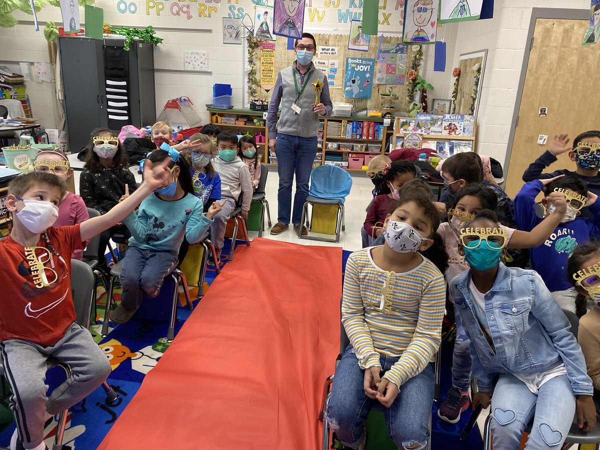 We loved honoring @Brian_Klippel with a special award ceremony yesterday! The kids planned a musical performance, decorated a “Best Pandemic Principal” trophy, and decorated the room with drawings of Mr Klippel and green/blue paper chains. 💚💙