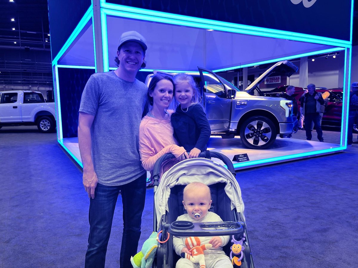 HoustonAutoShow's tweet image. We know your family time is precious! Thank you for sharing it with us at this year's Houston Auto Show!