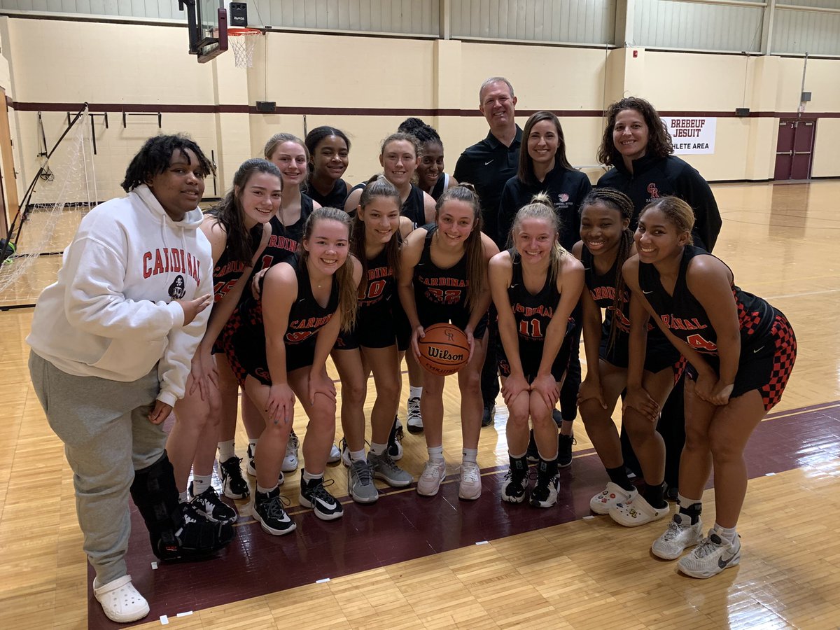 CRSPORTSNATION's tweet photo. Congrats to Kelsey Waggoner for becoming only the 6th player in Cardinal Ritter Girls B-Ball history to score 1,000 points. She joins her mom Katie Waggoner and Aunt Mary “Muffy” Price. Proud of you! Keep working hard! @katiewaggs00 @kasey2020 @kwaggoner22 https://t.co/Qrvar8ojIQ