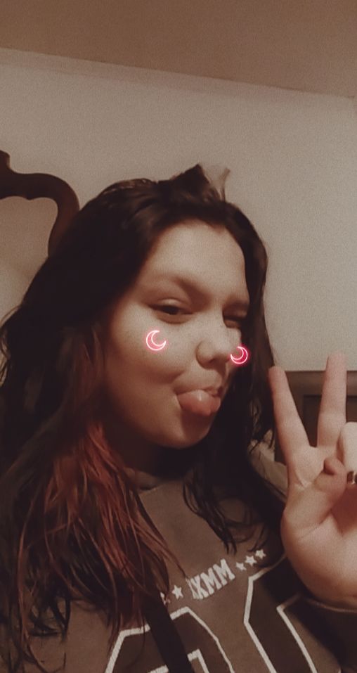 maddysaurr's tweet photo. wow my hair hasnt been red since 2020?!? #rubytwtselfieday https://t.co/tMR3npY7fl